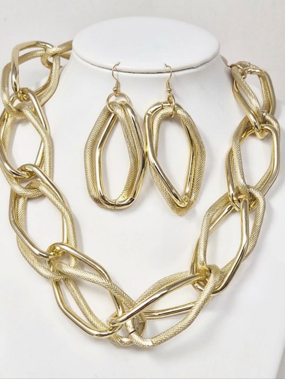 Bold Chunky Chain Link Statement Necklace
